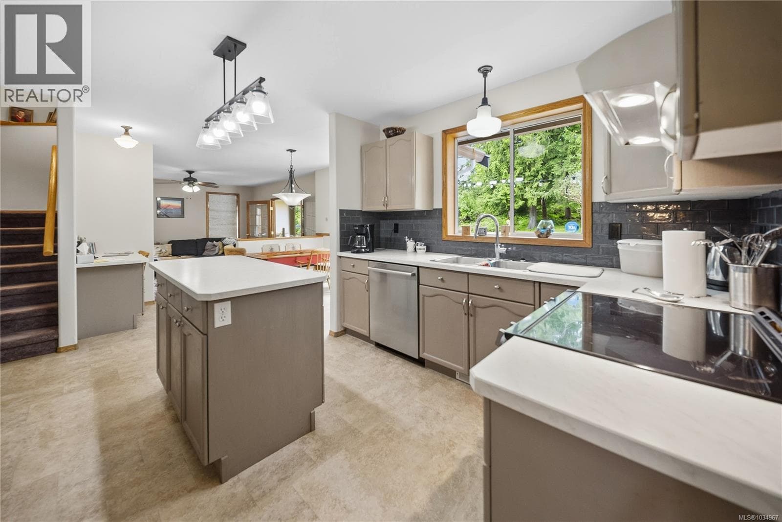2721 Tiesu Rd, Vancouver Island — photo 4