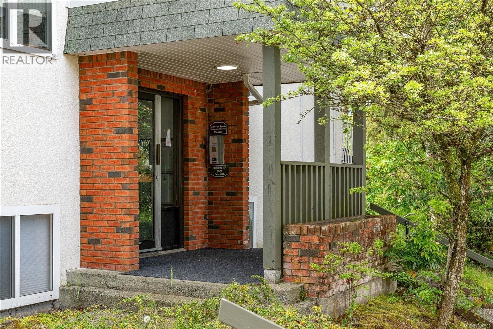 5104 999 bowen Rd, Victoria — photo 4