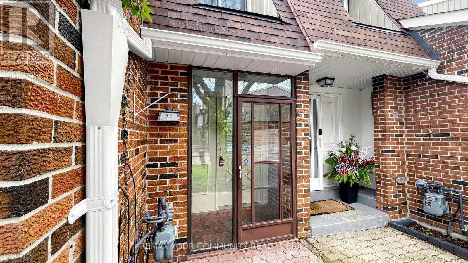 32 - 57 KINDALE WAY, Toronto — photo 2