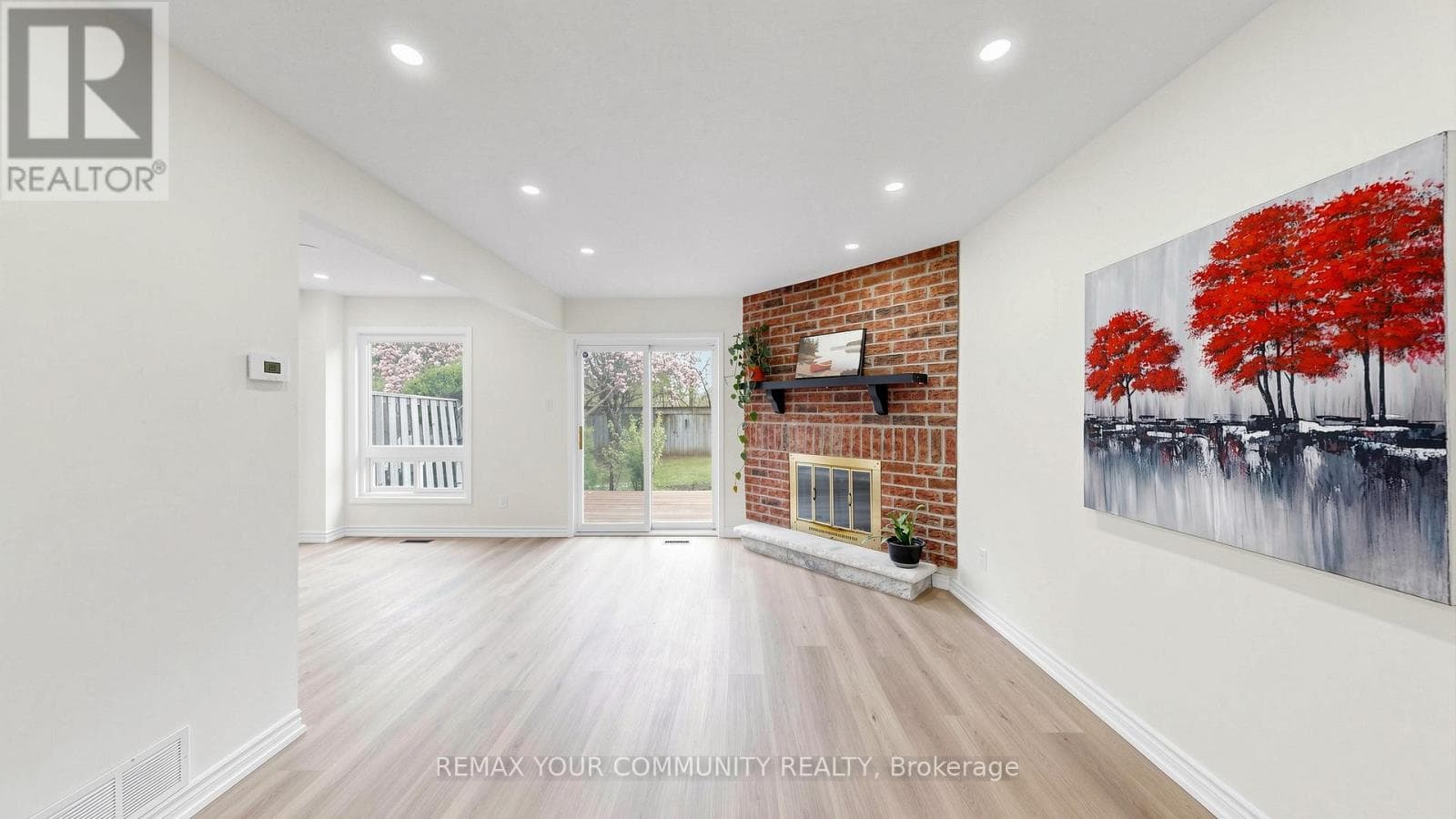 32 - 57 KINDALE WAY, Toronto — photo 4