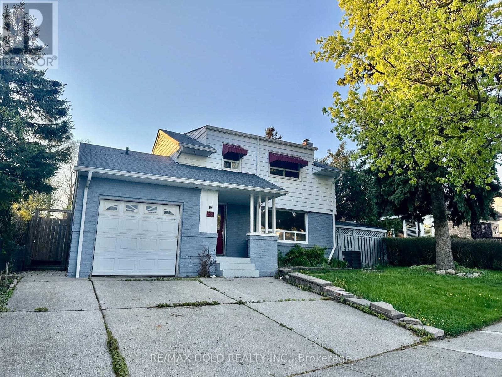 52 ELDOMAR AVENUE in PEEL VILLAGE
