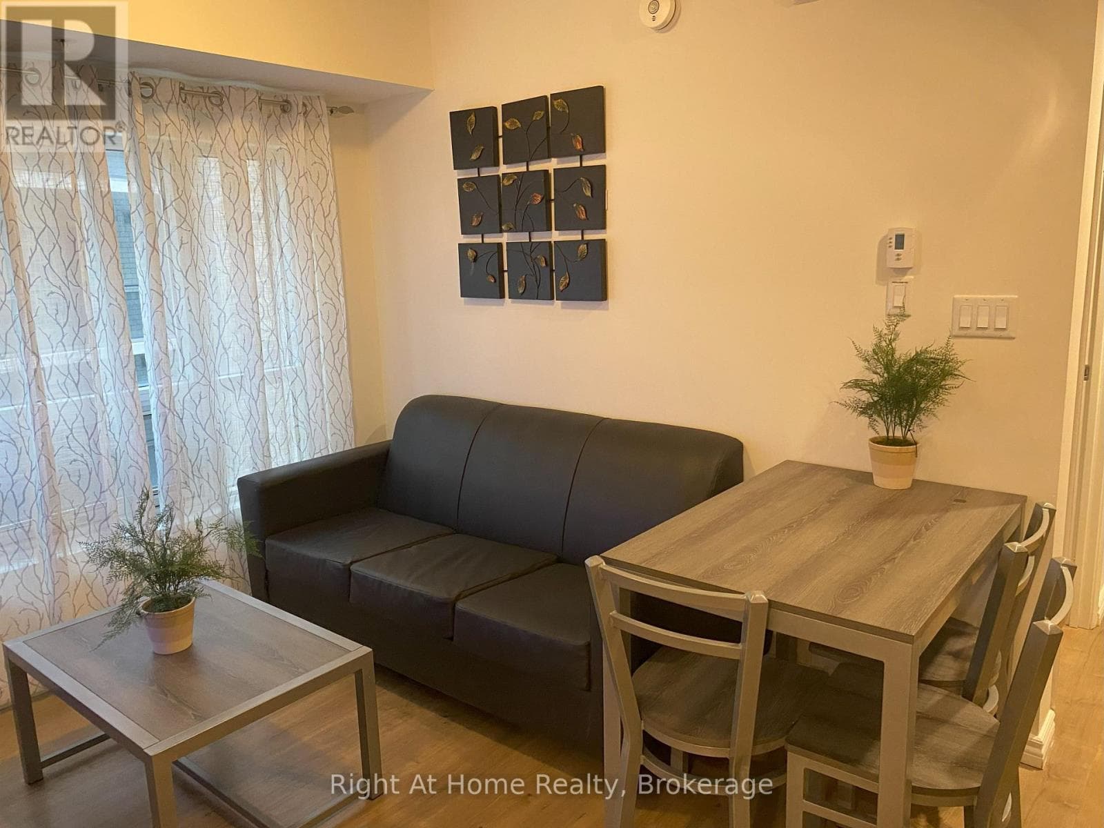 G204 - 275 LARCH STREET, Oakville-Milton — photo 2