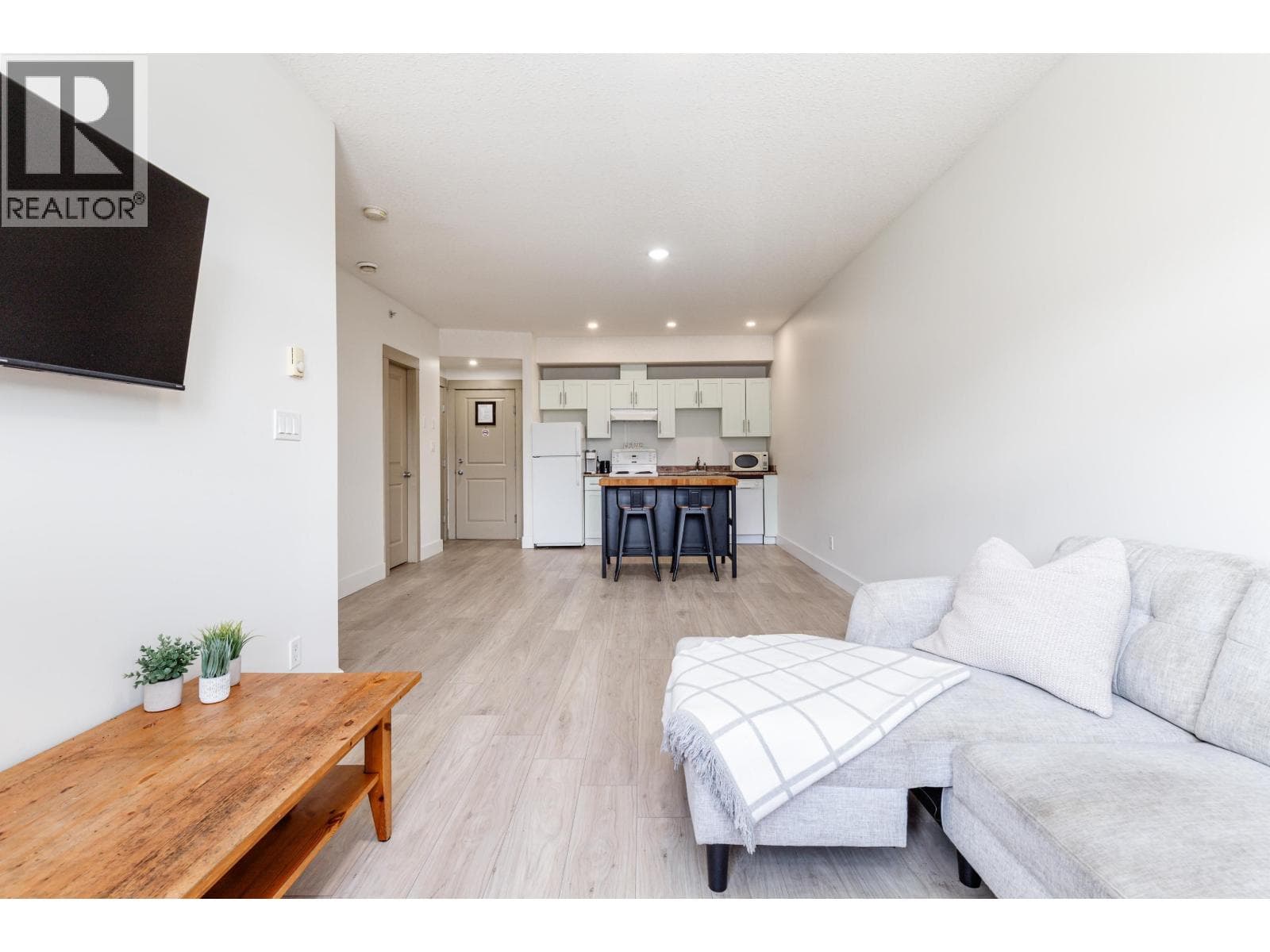 309 7330 ARBUTUS STREET, Greater Vancouver — photo 2