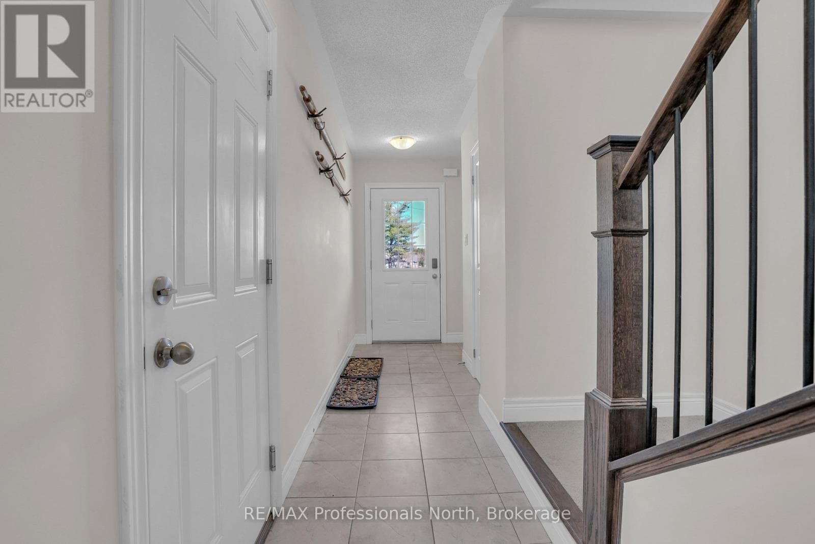 33 WHITEHORN PARK ROAD W, OnePoint — photo 3