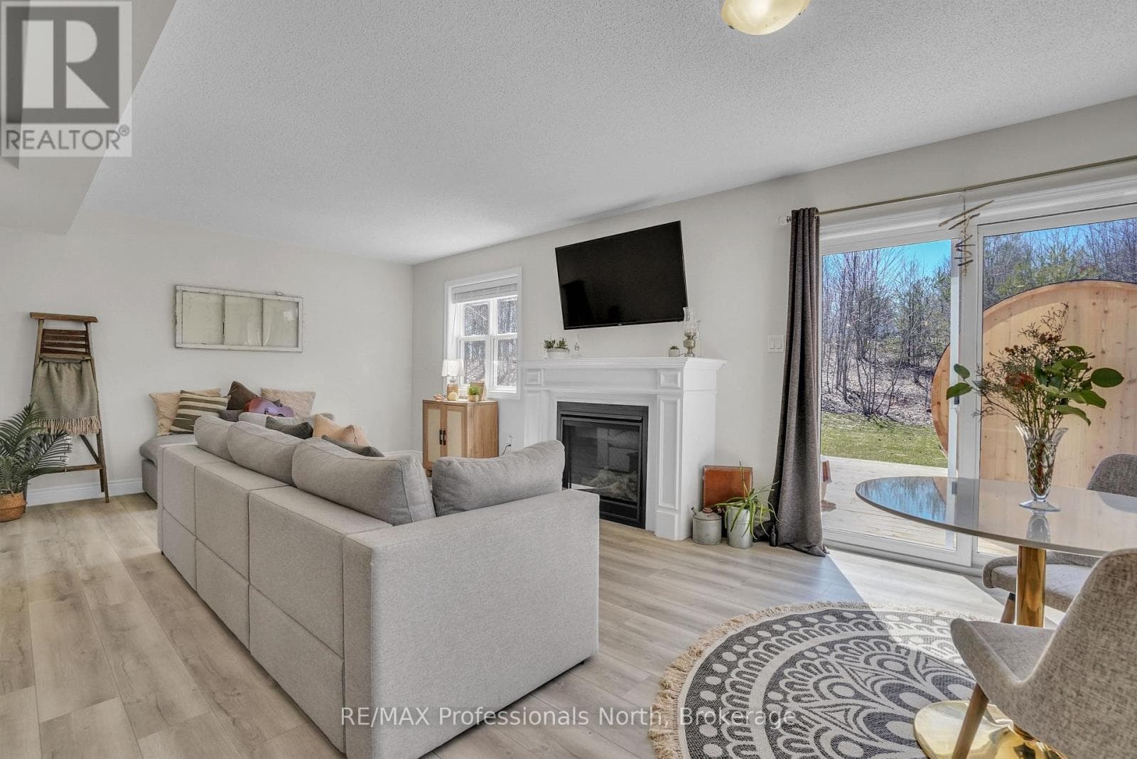 33 WHITEHORN PARK ROAD W, OnePoint — photo 5