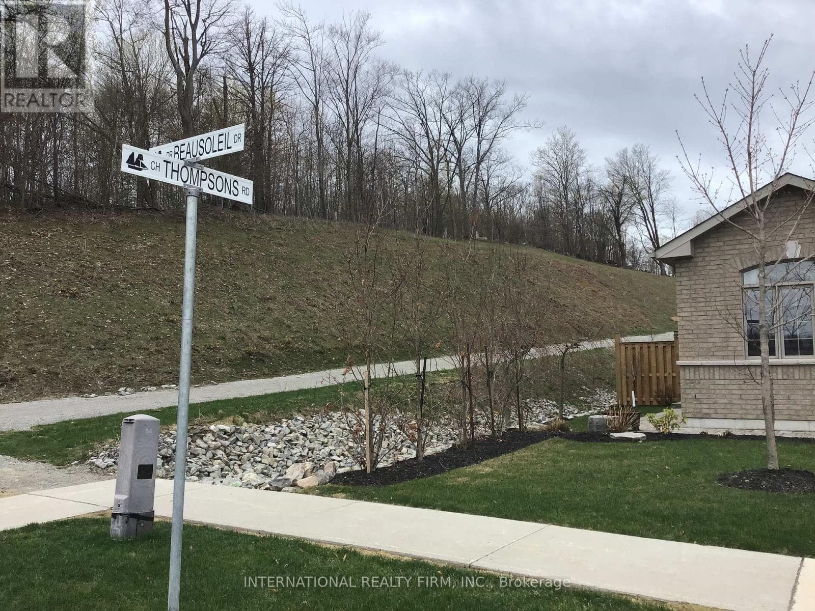 49 BEAUSOLEIL DRIVE, Toronto — photo 2