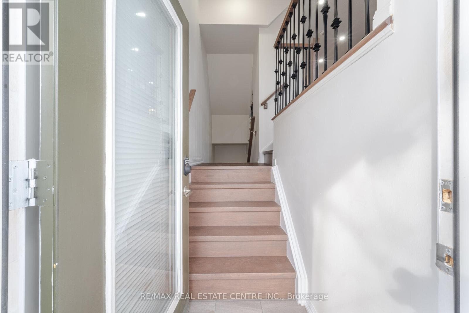 99 - 1 BECKENROSE COURT, Toronto — photo 4