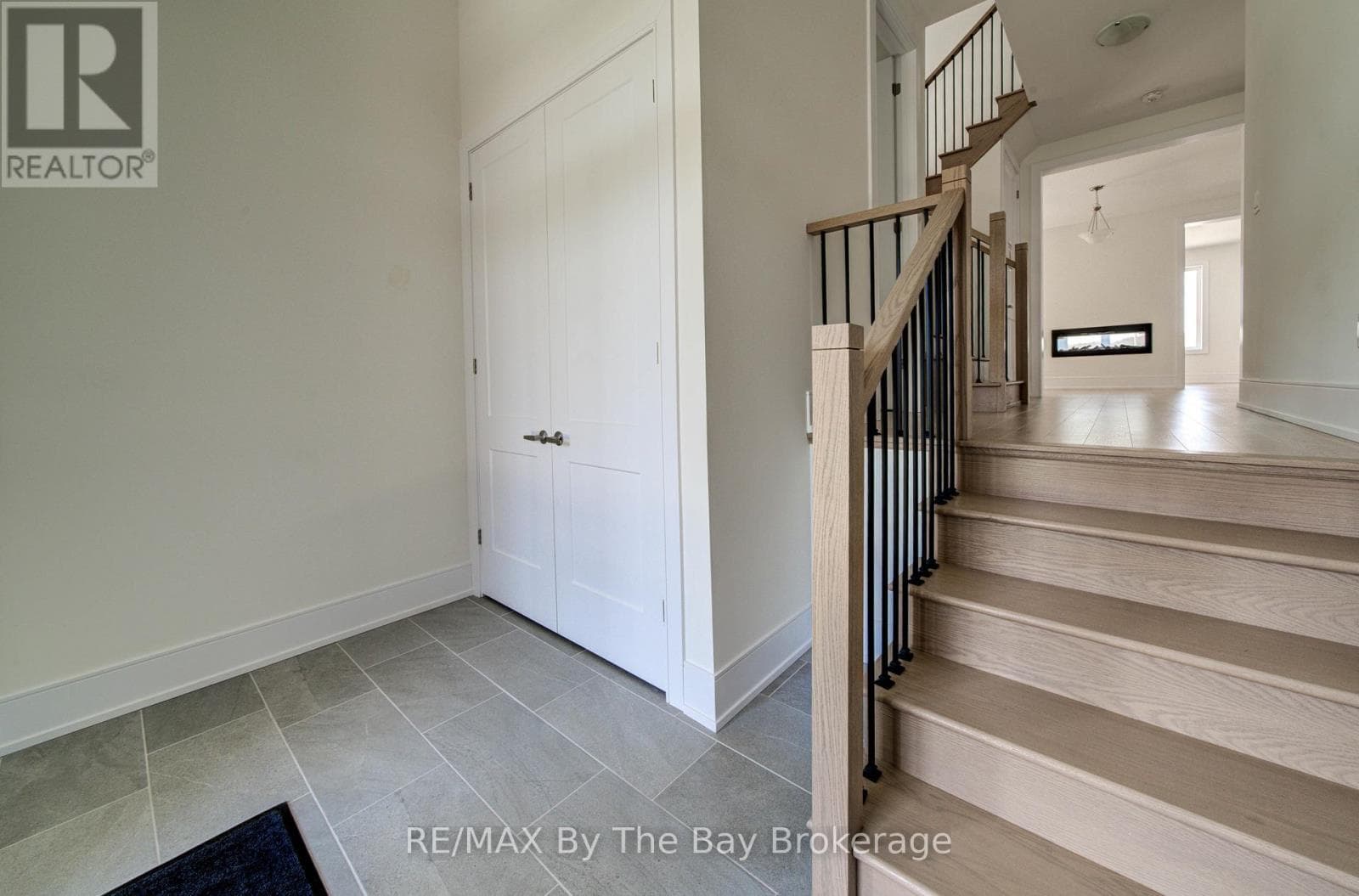 63 ROSANNE CIRCLE, OnePoint — photo 3