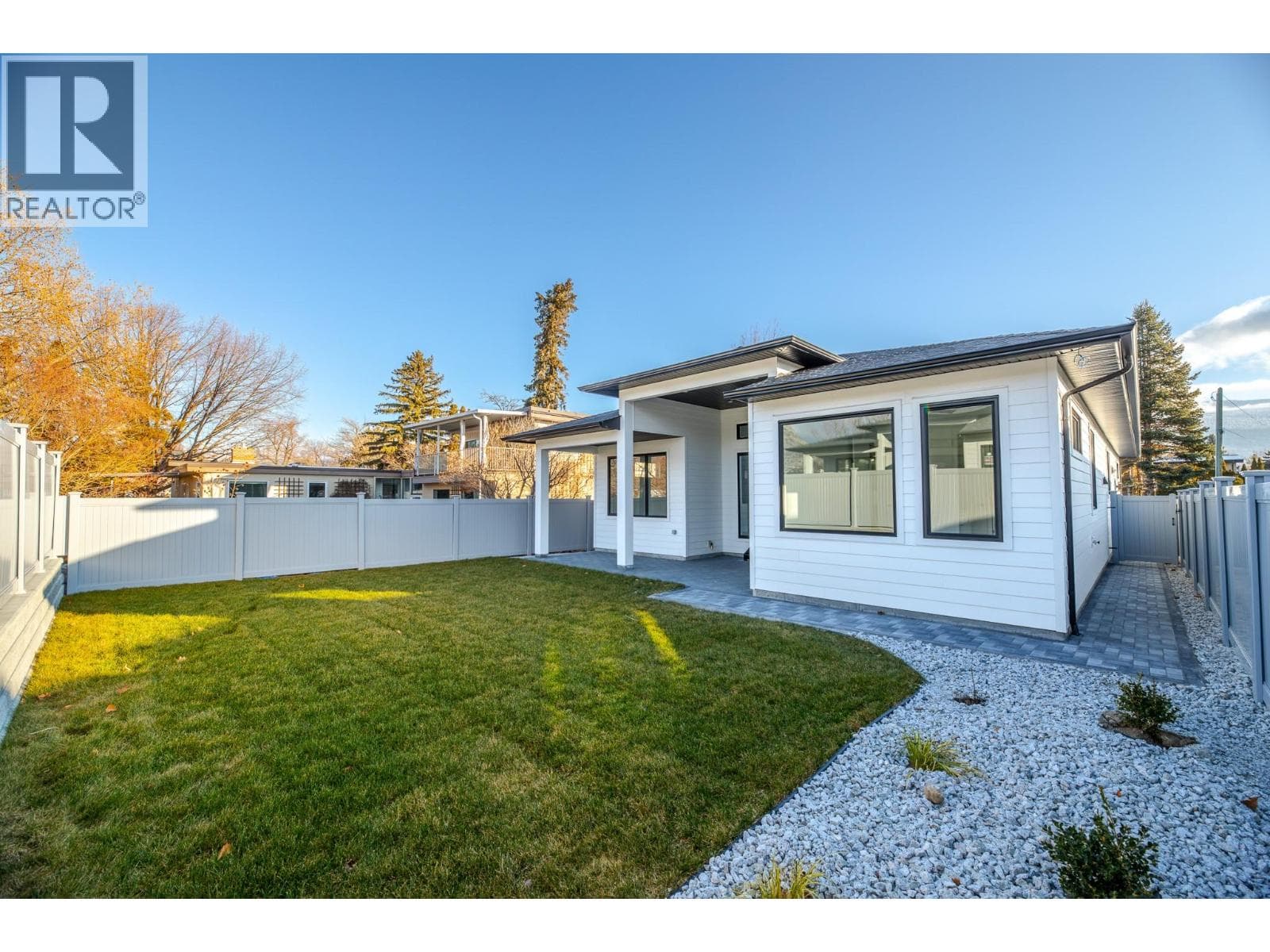 5586 NIXON ROAD, Interior REALTORS® — photo 2