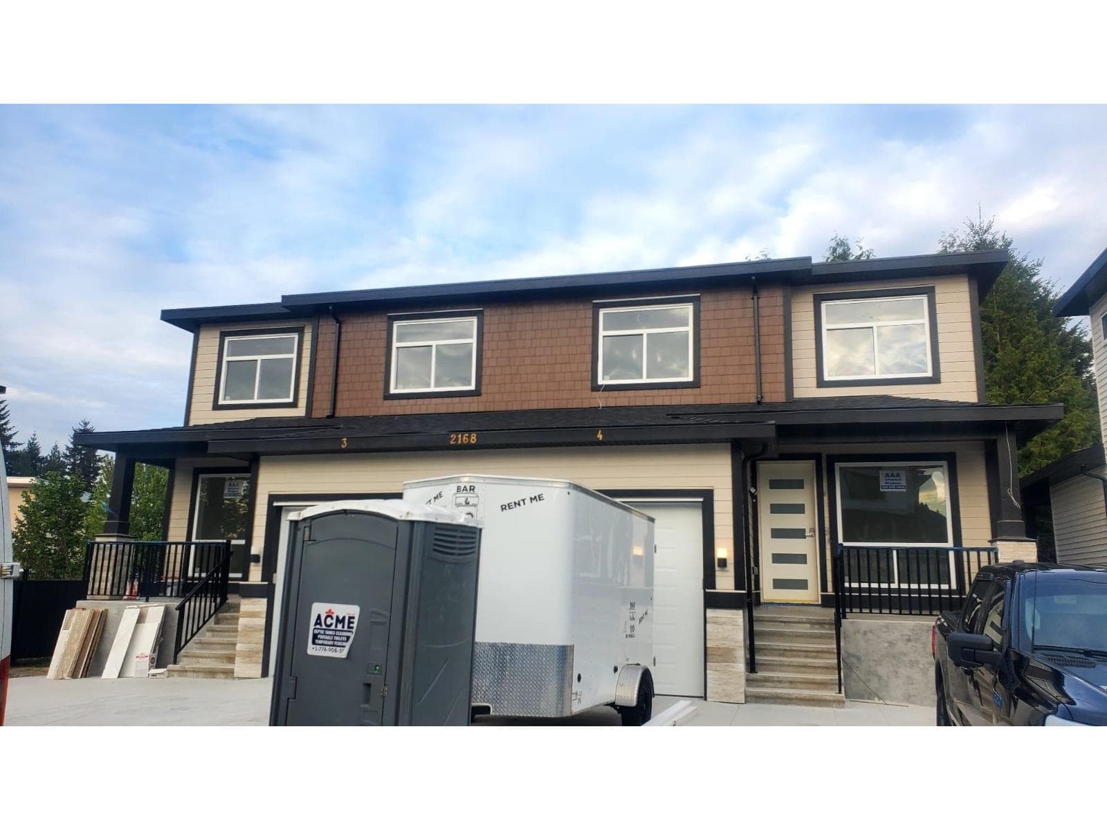 4 2168 VINEWOOD STREET in Marshall-McCallum