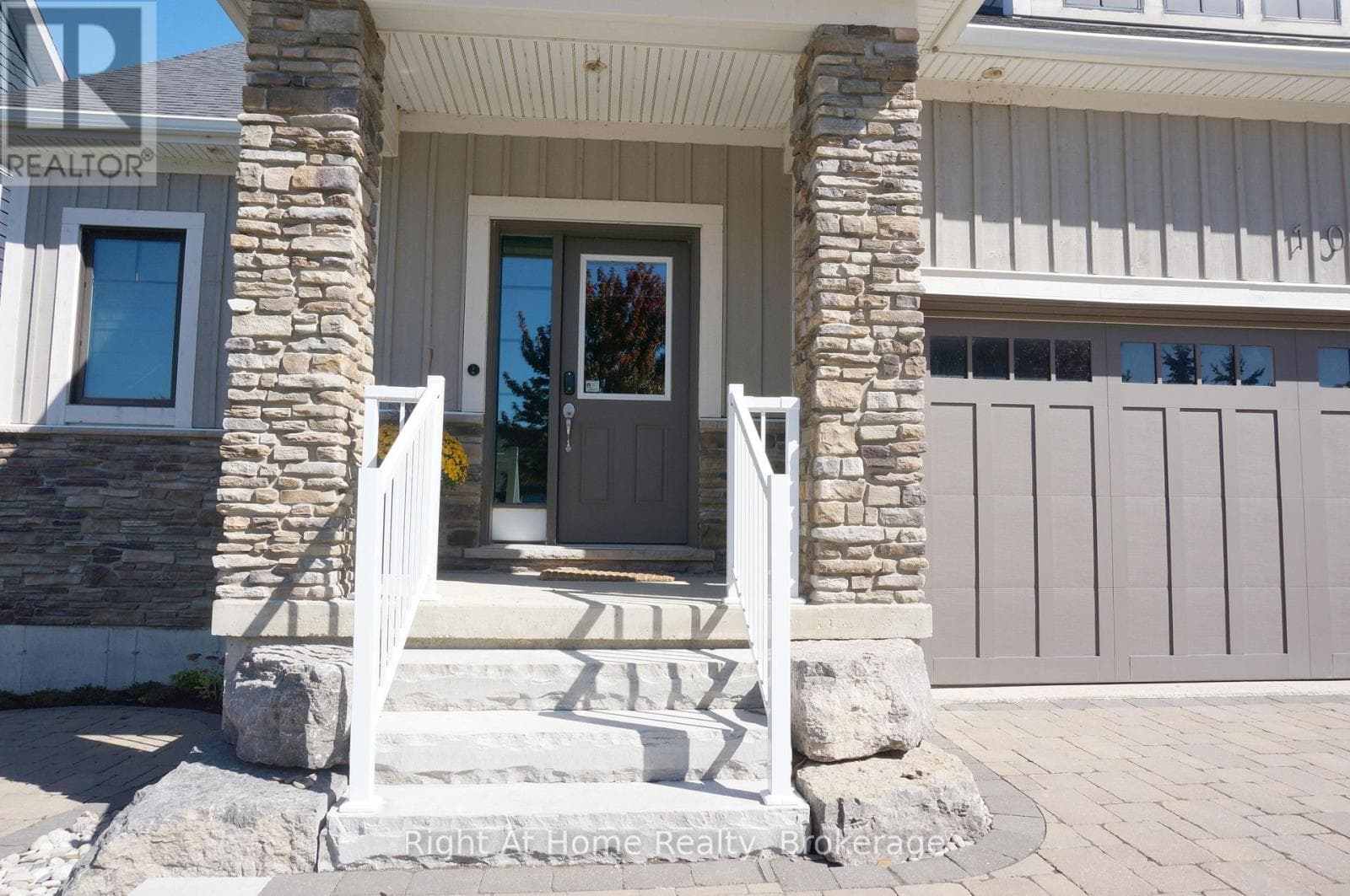 107 BEACON DRIVE, Oakville-Milton — photo 2