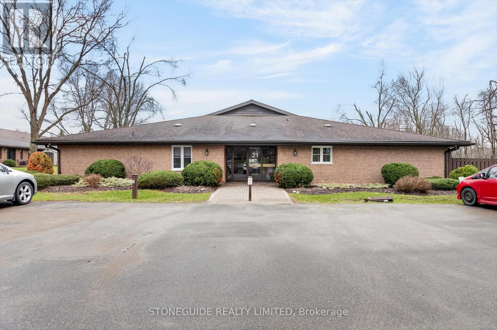 10 - 963 ARMOUR ROAD in East City