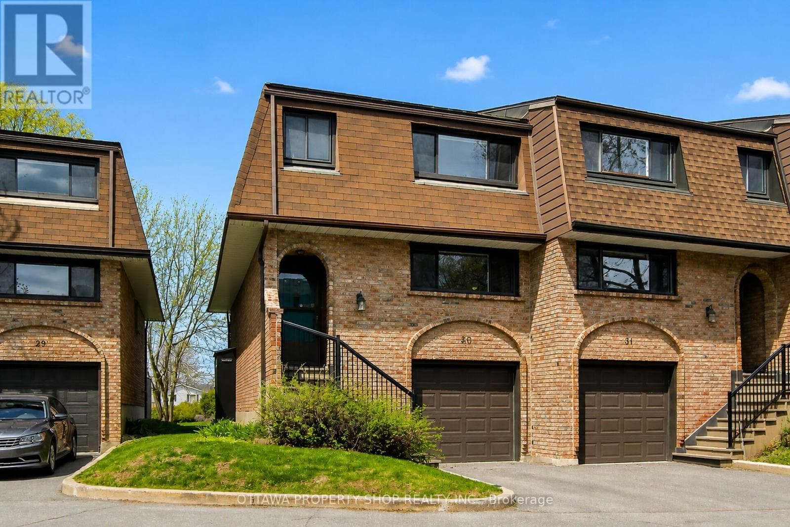 #30 - 2 BERTONA STREET in CRAIG HENRY - MANORDALE