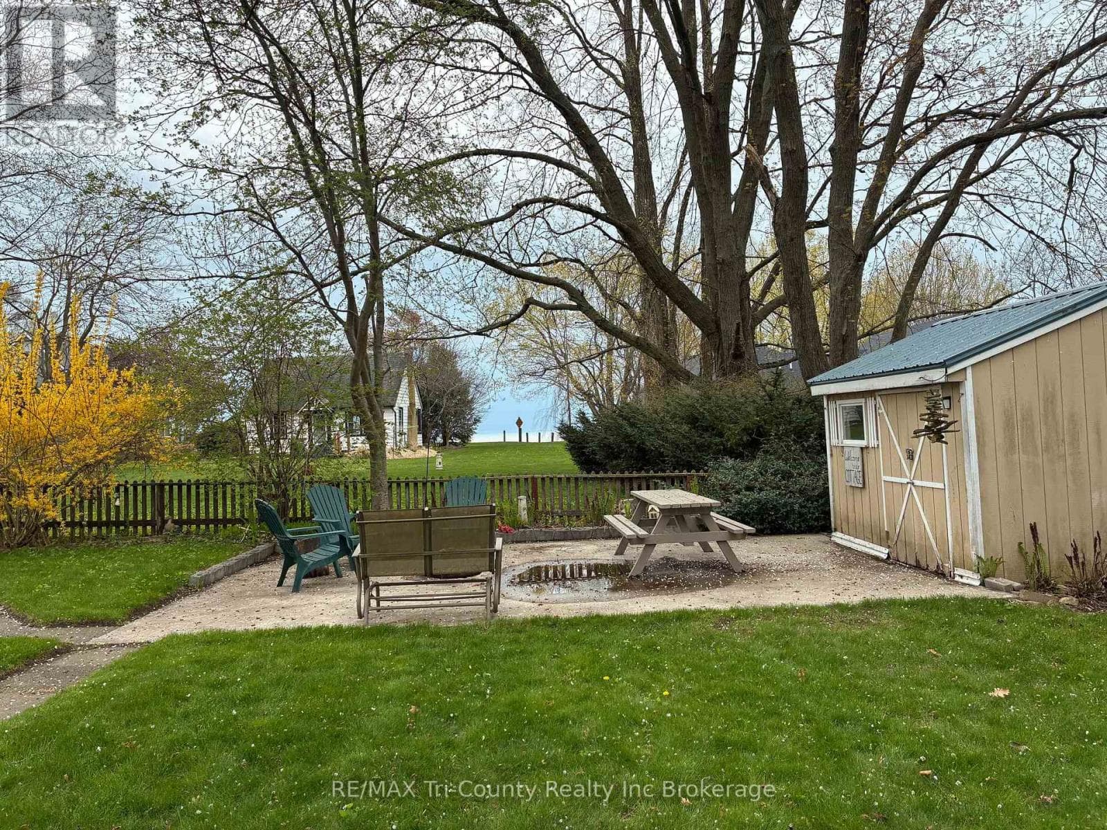 11 ELIZABETH STREET, Woodstock-Ingersoll-Tillsonburg — photo 2