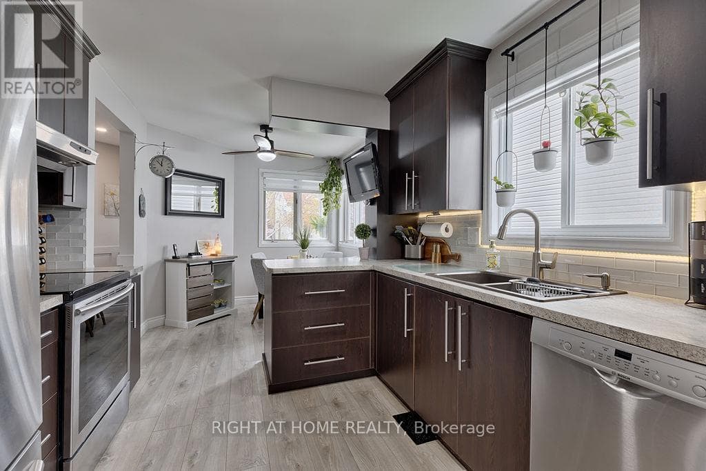 29 PEACOCK CRESCENT, Ottawa — photo 4