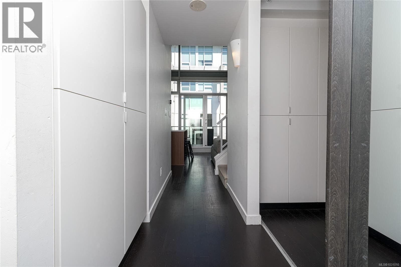 417 770 Fisgard St, Victoria — photo 4