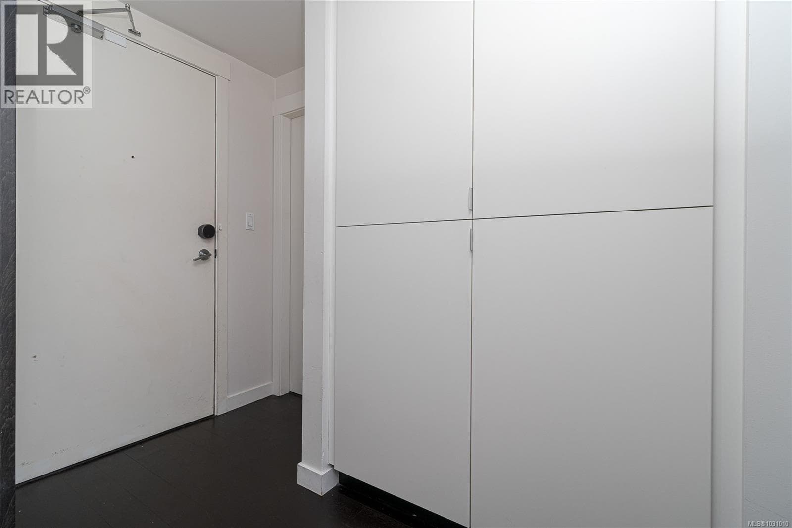 417 770 Fisgard St, Victoria — photo 5
