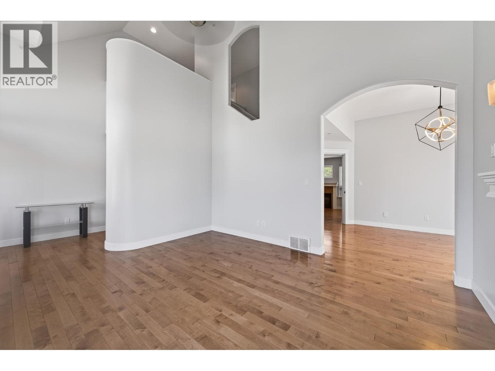 8929 GRIZZLY CRESCENT, Interior REALTORS® — photo 5