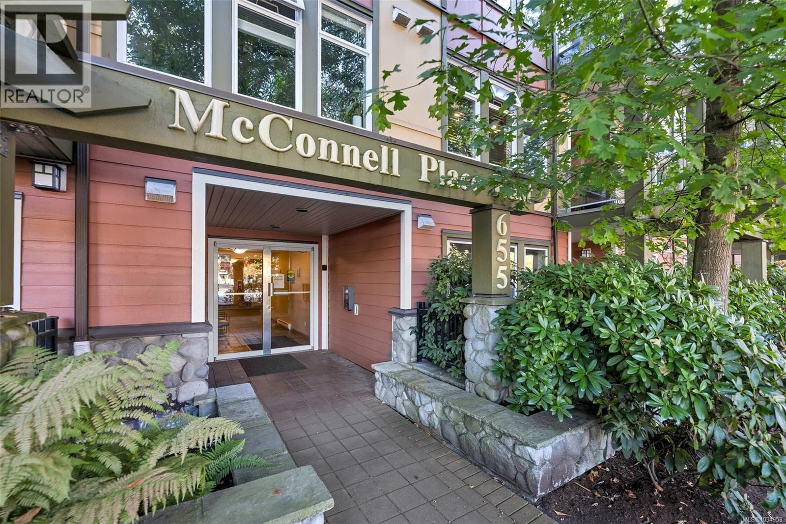 214 655 Goldstream Ave in Millwill-Selwyn