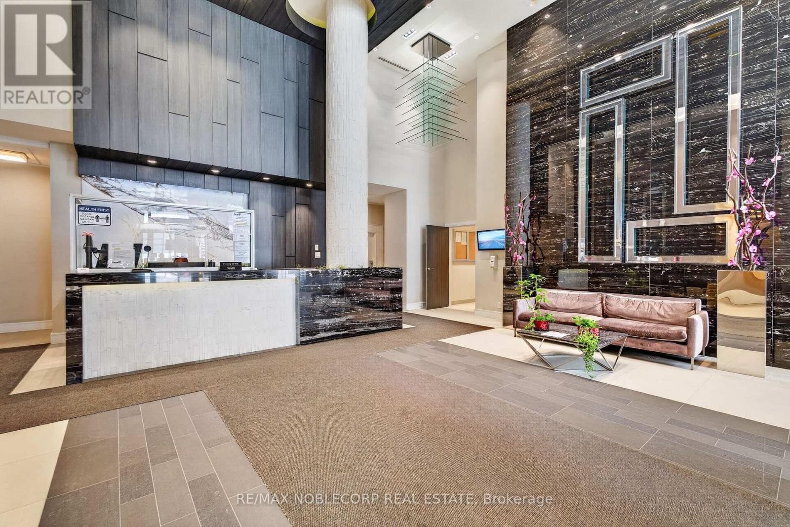 102SE - 9199 YONGE STREET N, Toronto — photo 5