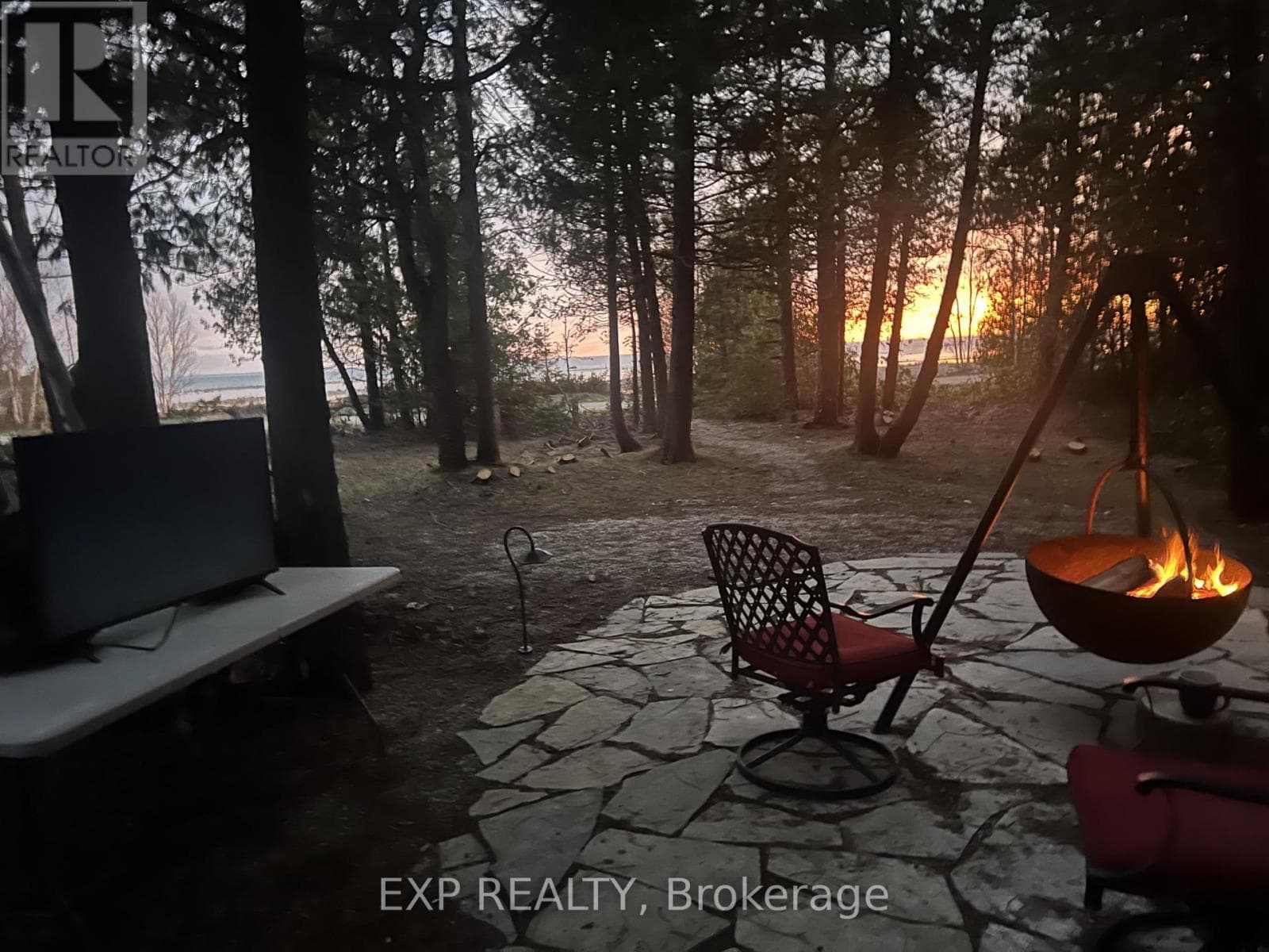 246 SUNSET DRIVE, Toronto — photo 4