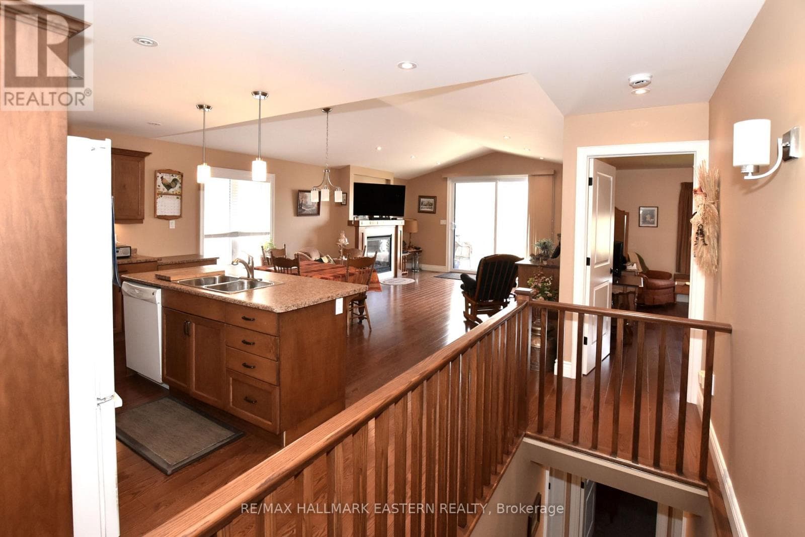 428 RAYMOND STREET, Central Lakes — photo 4