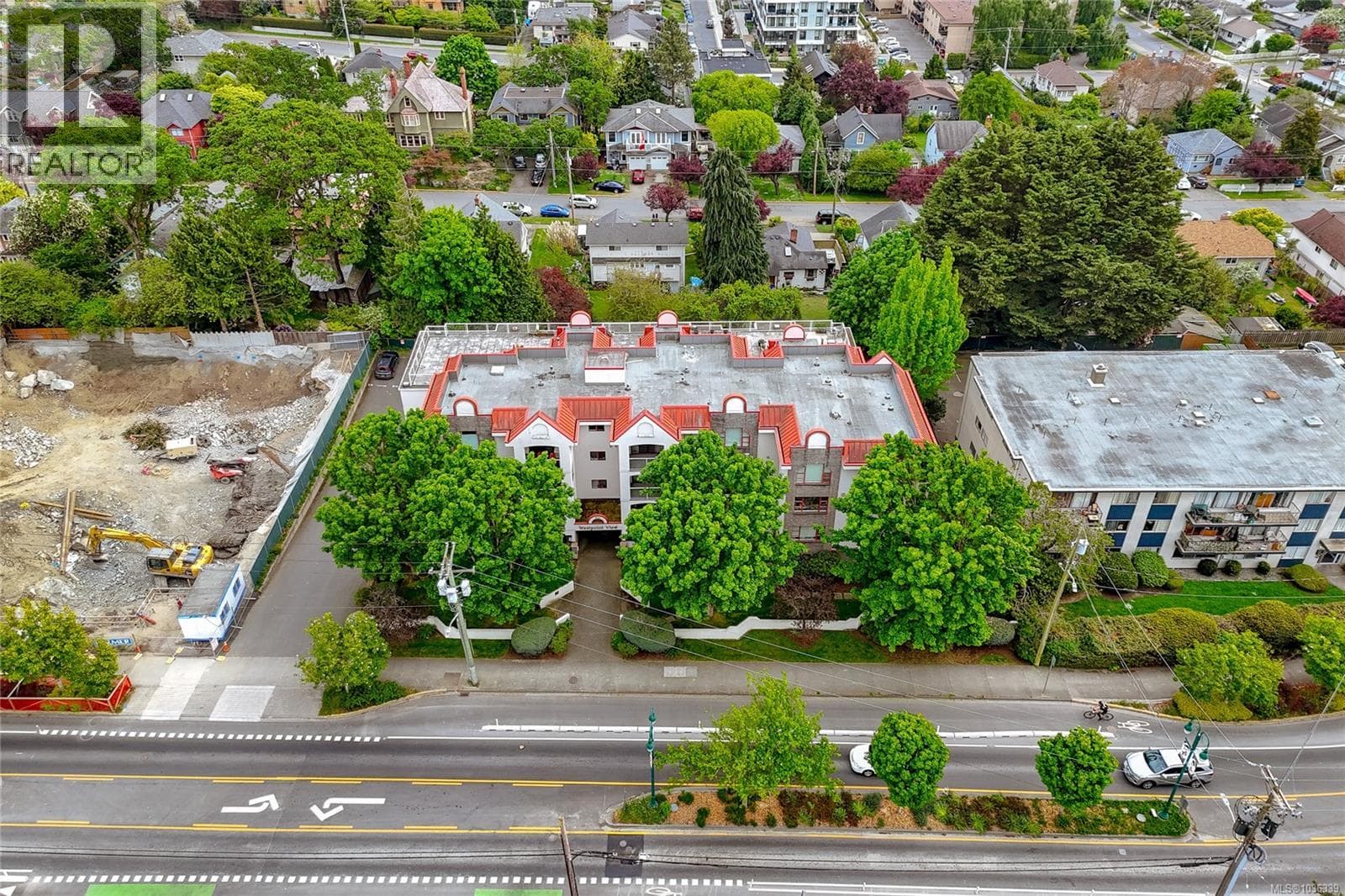 107 873 ESQUIMALT ROAD, Victoria — photo 3