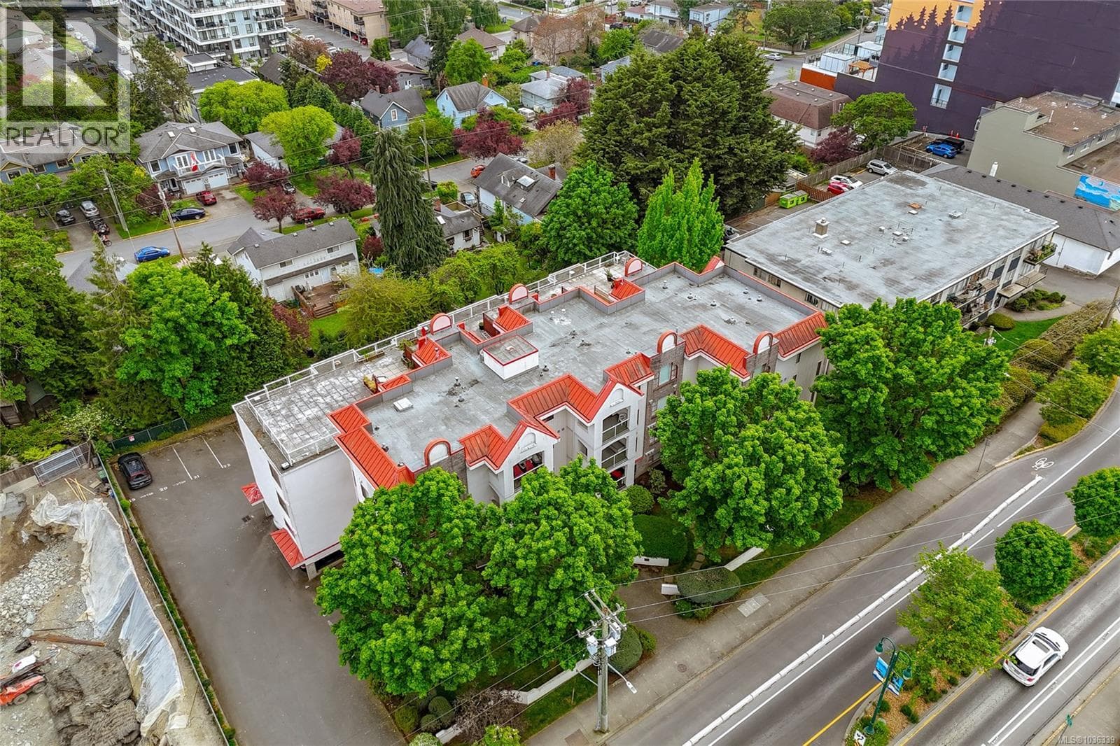 107 873 ESQUIMALT ROAD in 