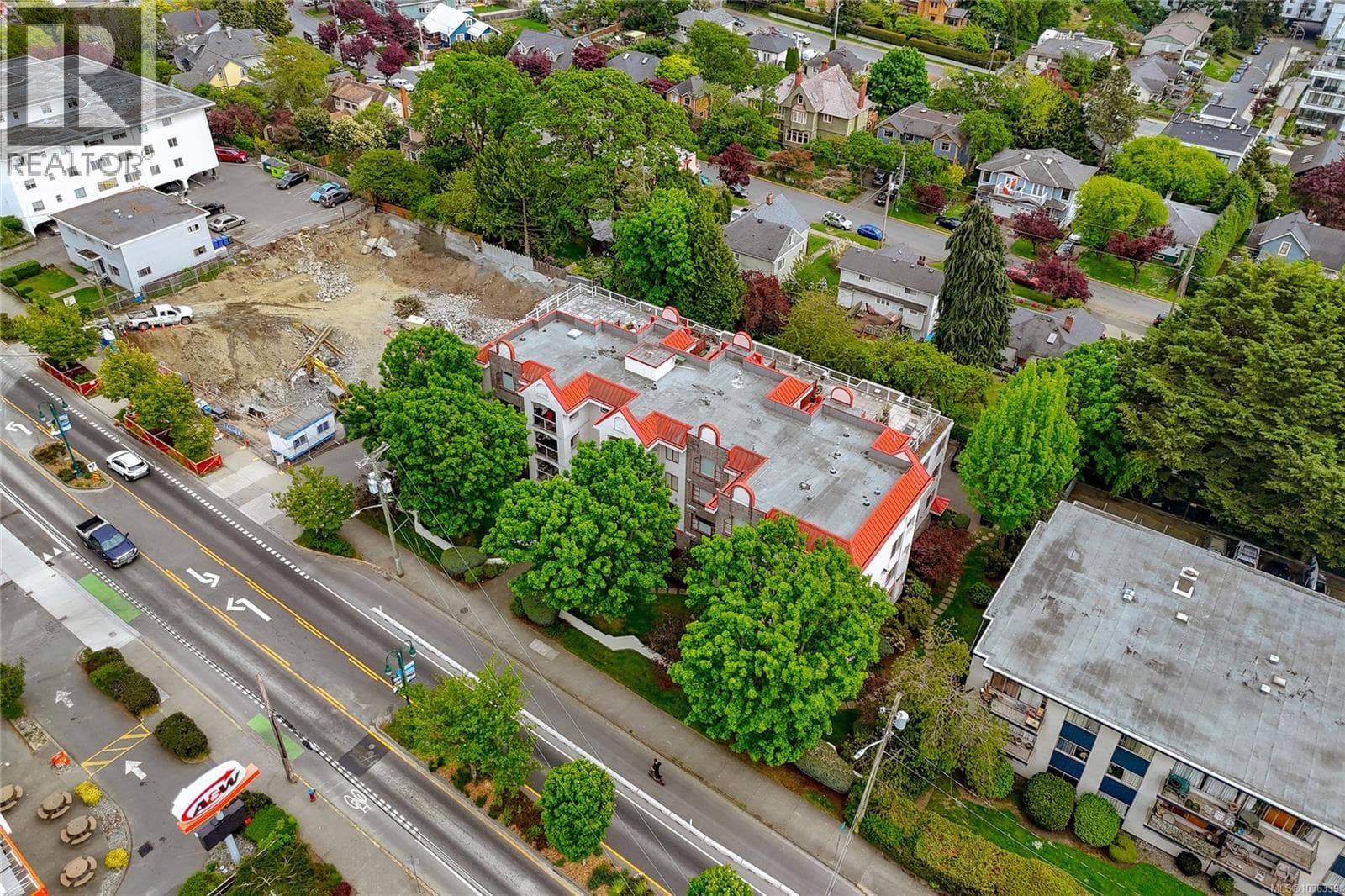 107 873 ESQUIMALT ROAD, Victoria — photo 4