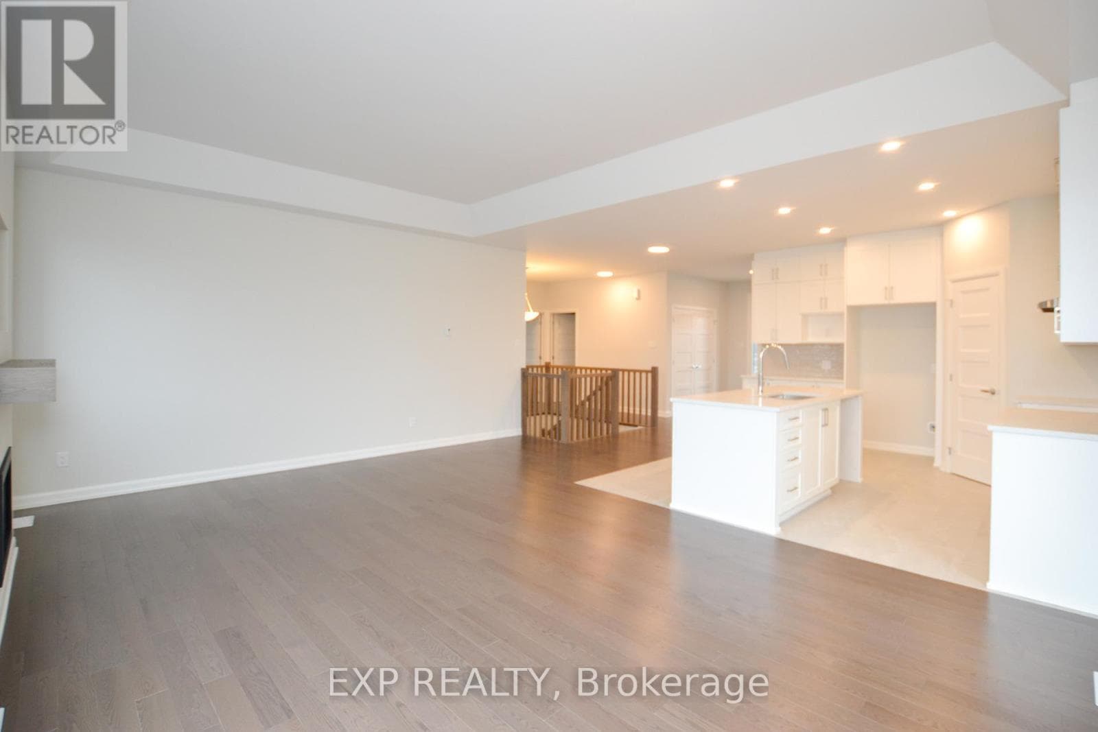 310 TURQUOISE STREET, Ottawa — photo 3