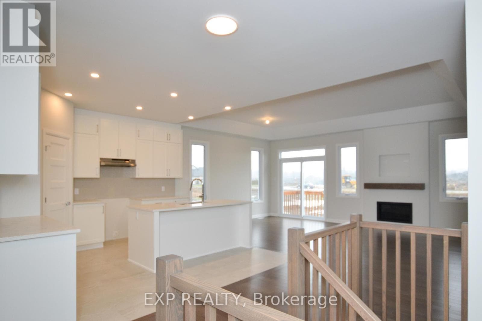 310 TURQUOISE STREET, Ottawa — photo 4