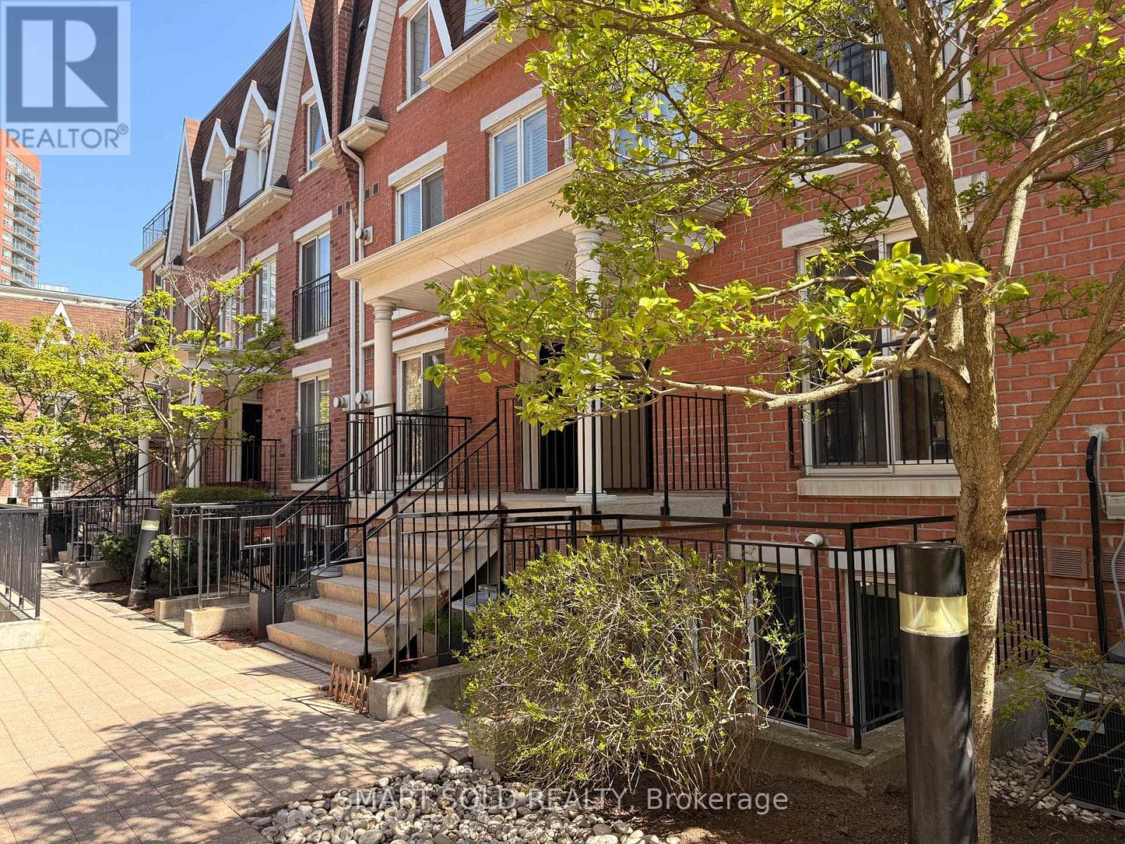 725 - 10 LAIDLAW STREET in South Parkdale