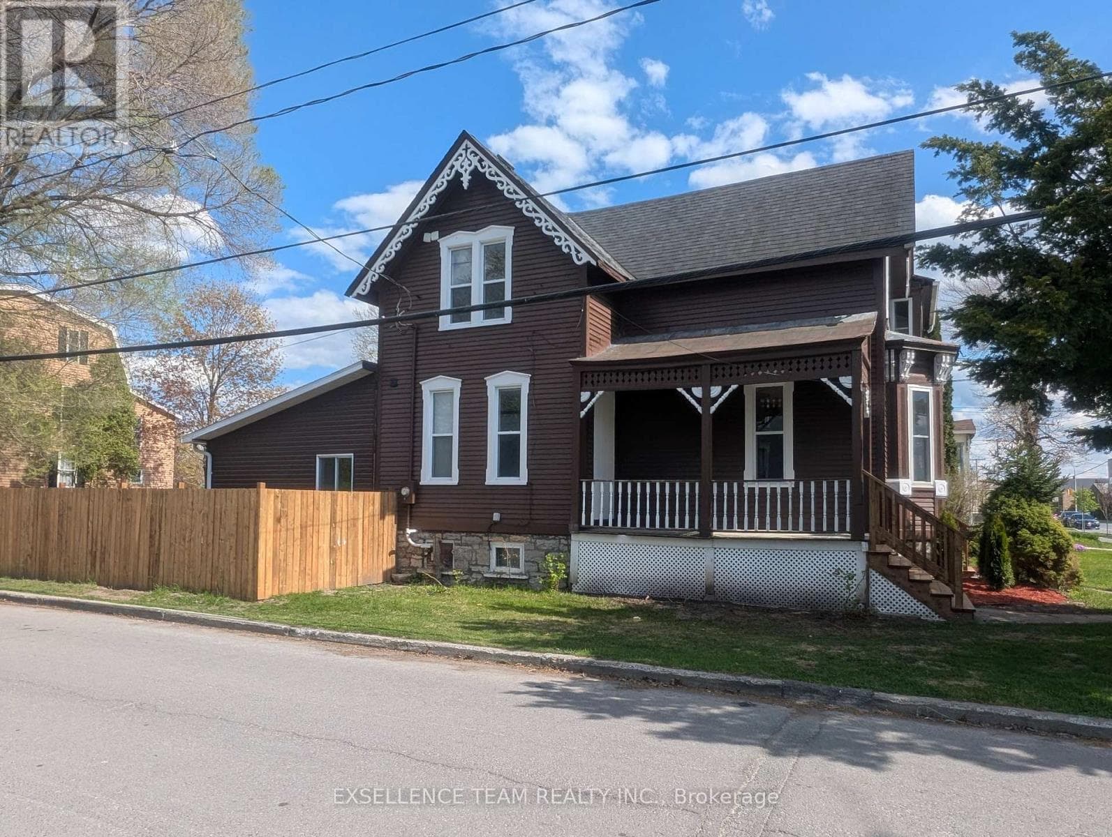 241 SYDNEY STREET, Cornwall — photo 2