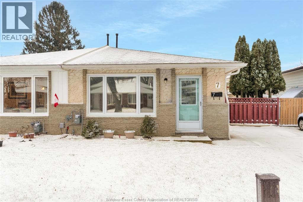 7 SATINWOOD, Windsor — photo 3