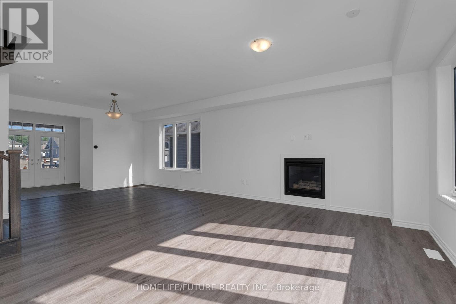 1 DYER CRESCENT, Toronto — photo 5