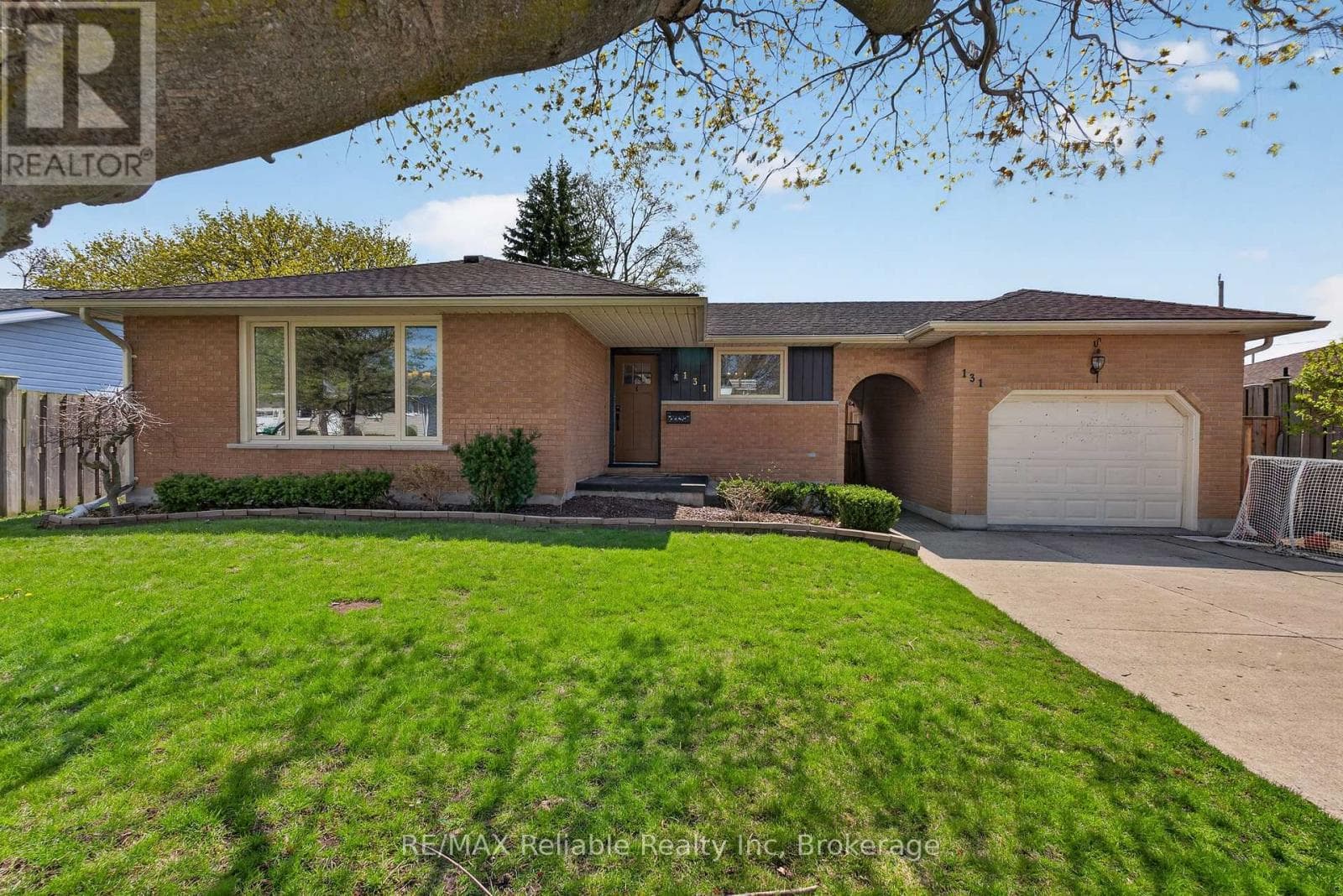 131 CAYLEY STREET in 