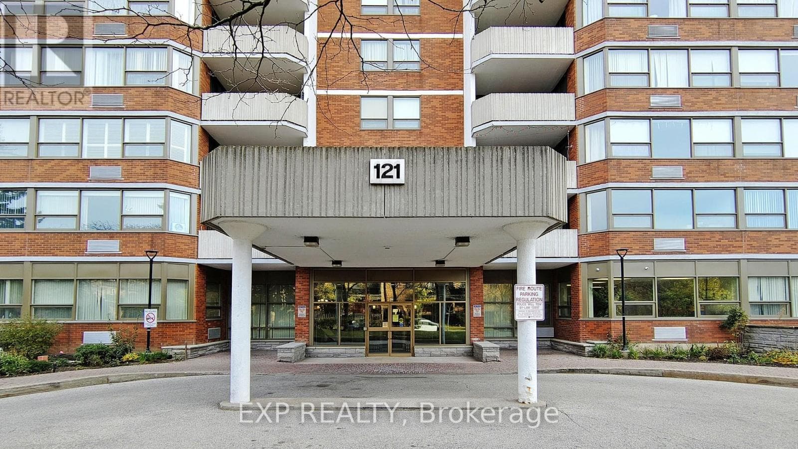 808 - 121 LING ROAD in West Hill