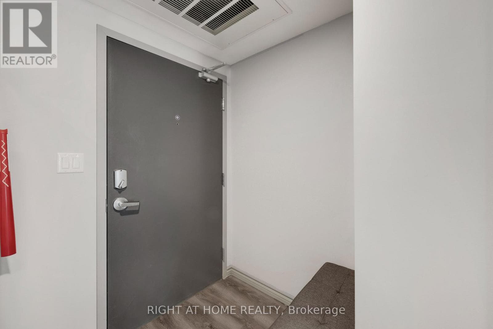 B415 - 275 LARCH STREET, Toronto — photo 4