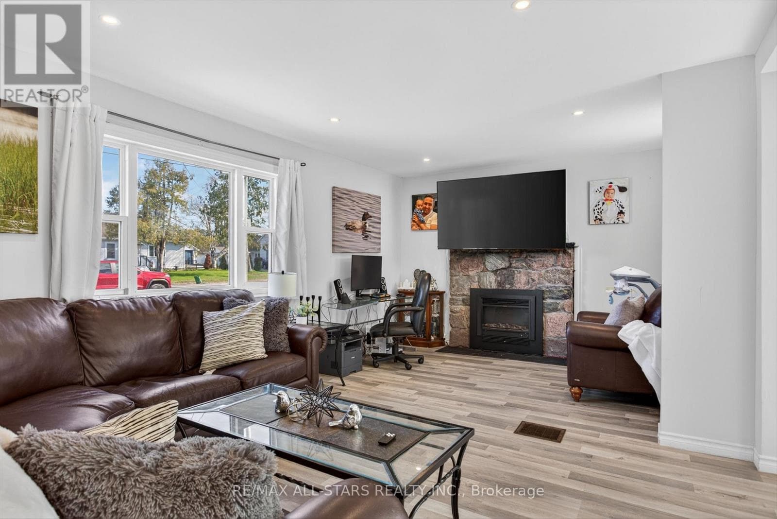 28 PRINCE STREET W, Central Lakes — photo 4