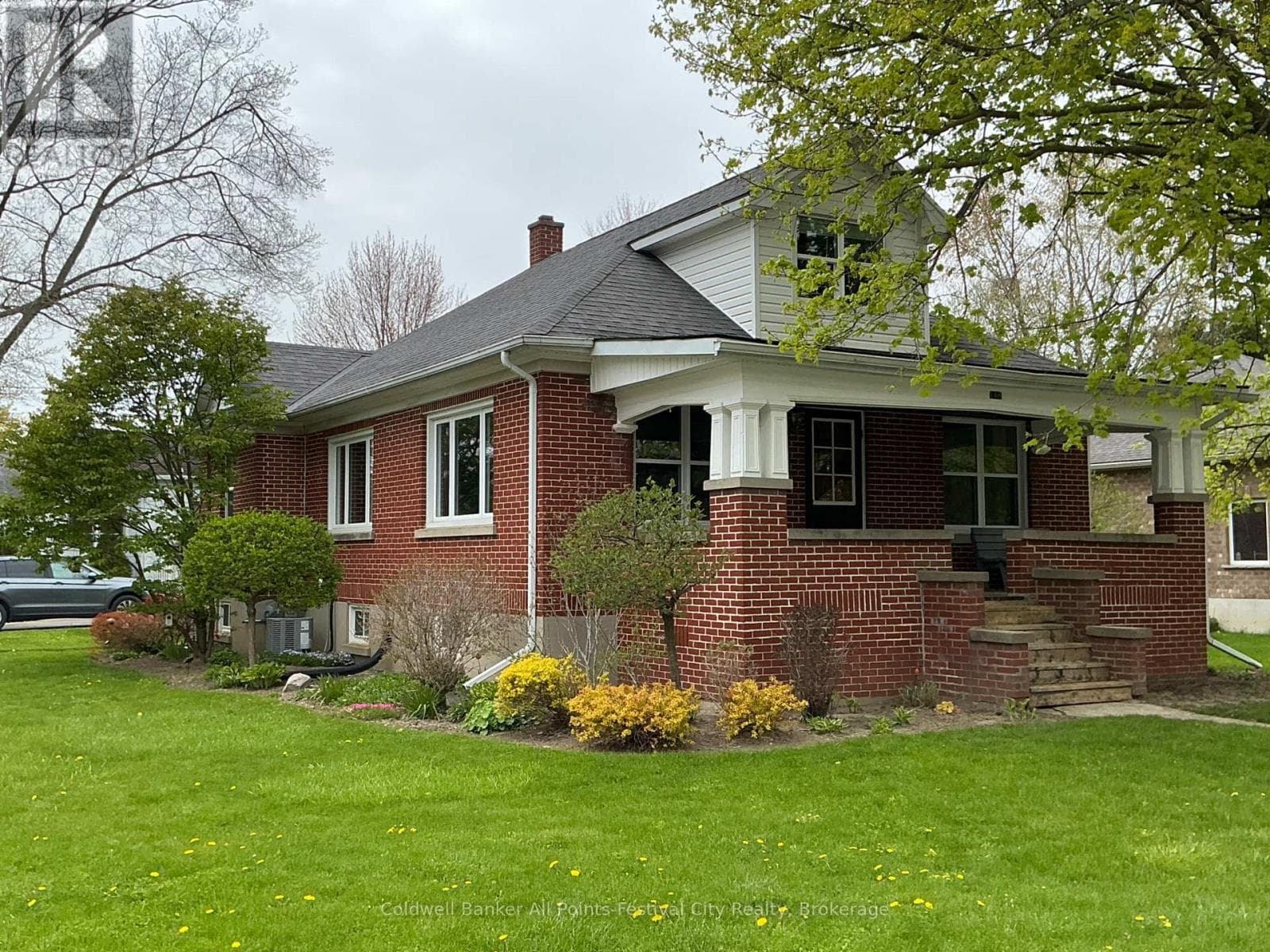 148 WELLINGTON STREET in 