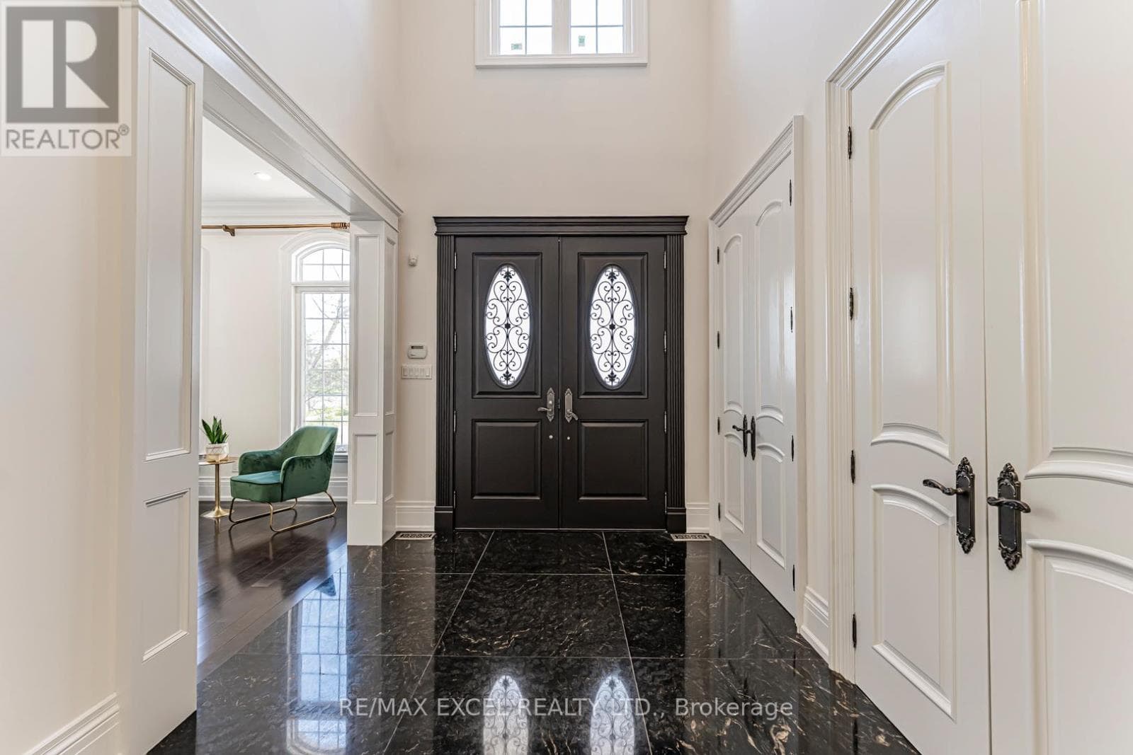 19 ADDISON STREET, Toronto — photo 3