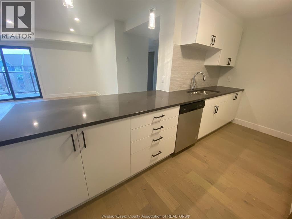 2550 SANDWICH W PKWY Unit# 414, Windsor — photo 5