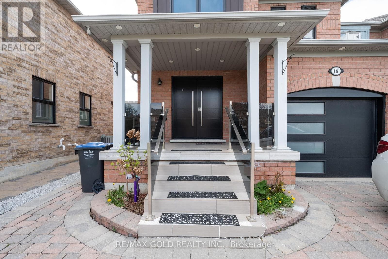 19 SPRING VALLEY COURT, Toronto — photo 4