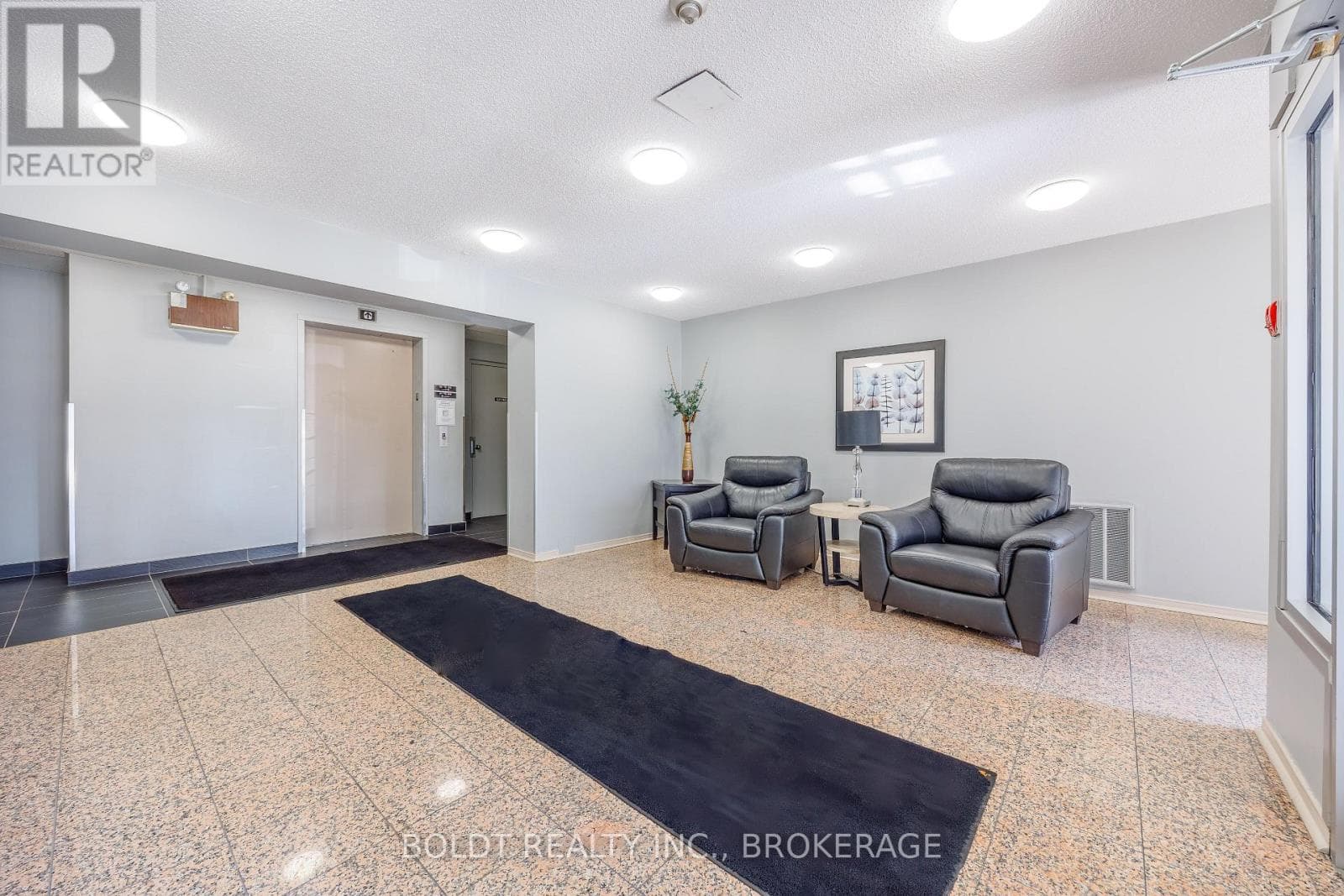 313 - 78 ROEHAMPTON AVENUE, Niagara — photo 3