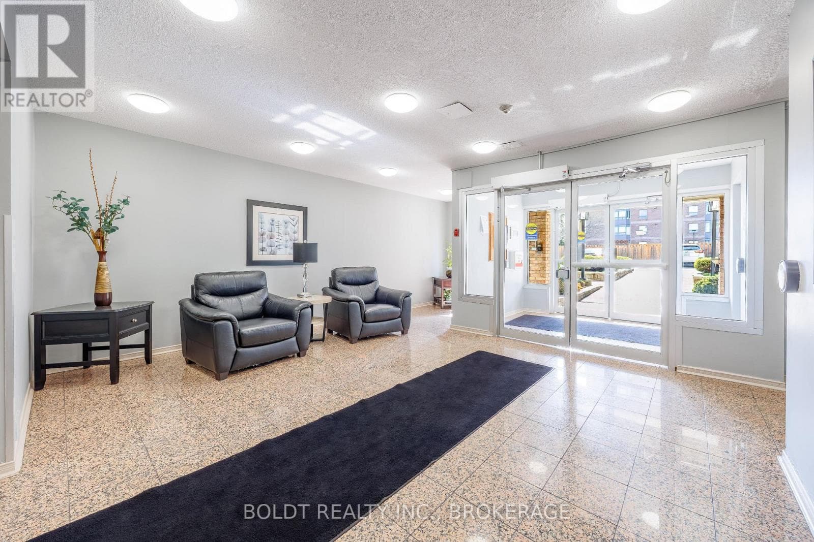 313 - 78 ROEHAMPTON AVENUE, Niagara — photo 4