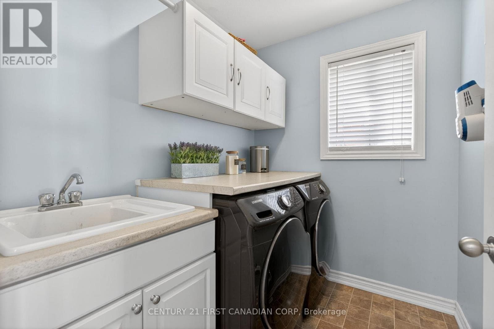 285 THORNE DRIVE, London and St. Thomas — photo 4