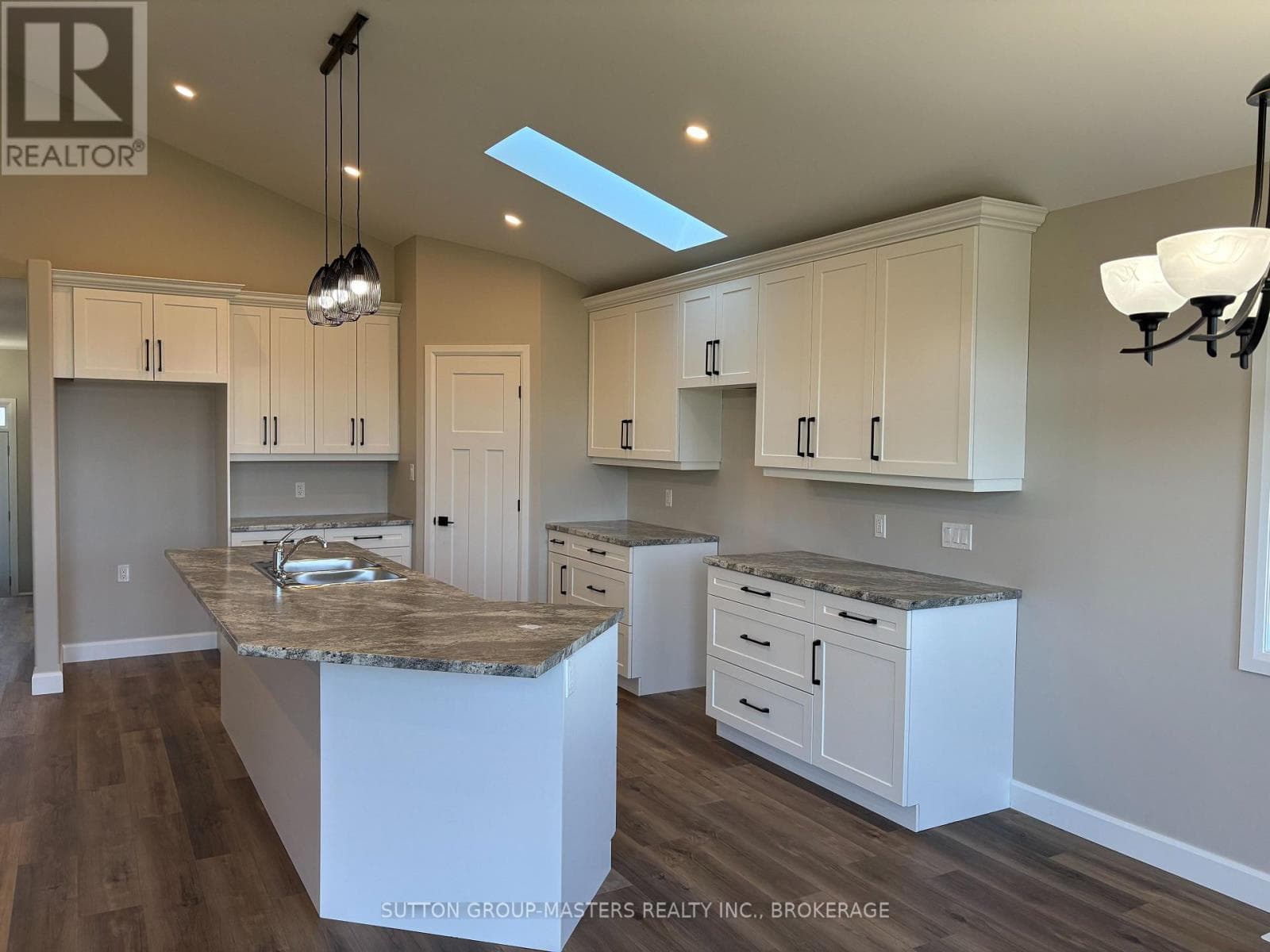 812 WINDERMERE DRIVE, Kingston — photo 3