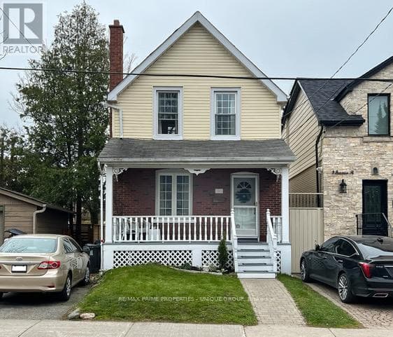 11 FREEMAN STREET in Birchcliffe-Cliffside