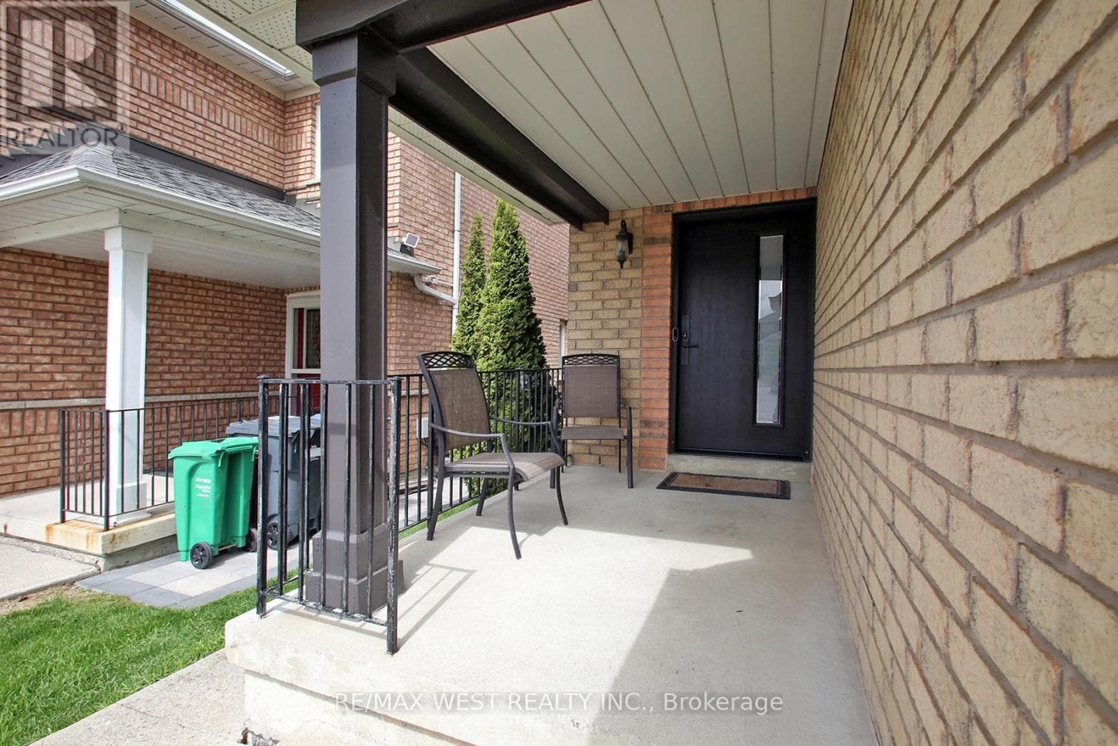 115 GRAPEVINE ROAD, Toronto — photo 3