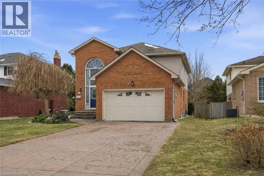 12 SUMNER CRESCENT, Cornerstone — photo 2